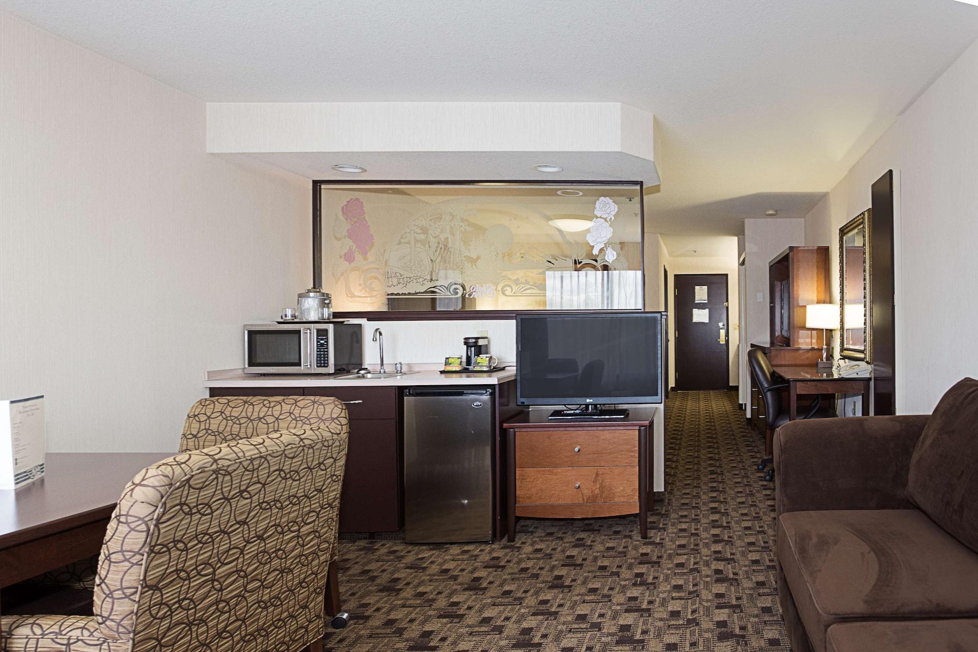 Sojourn Suites Portland Airport Bagian luar foto