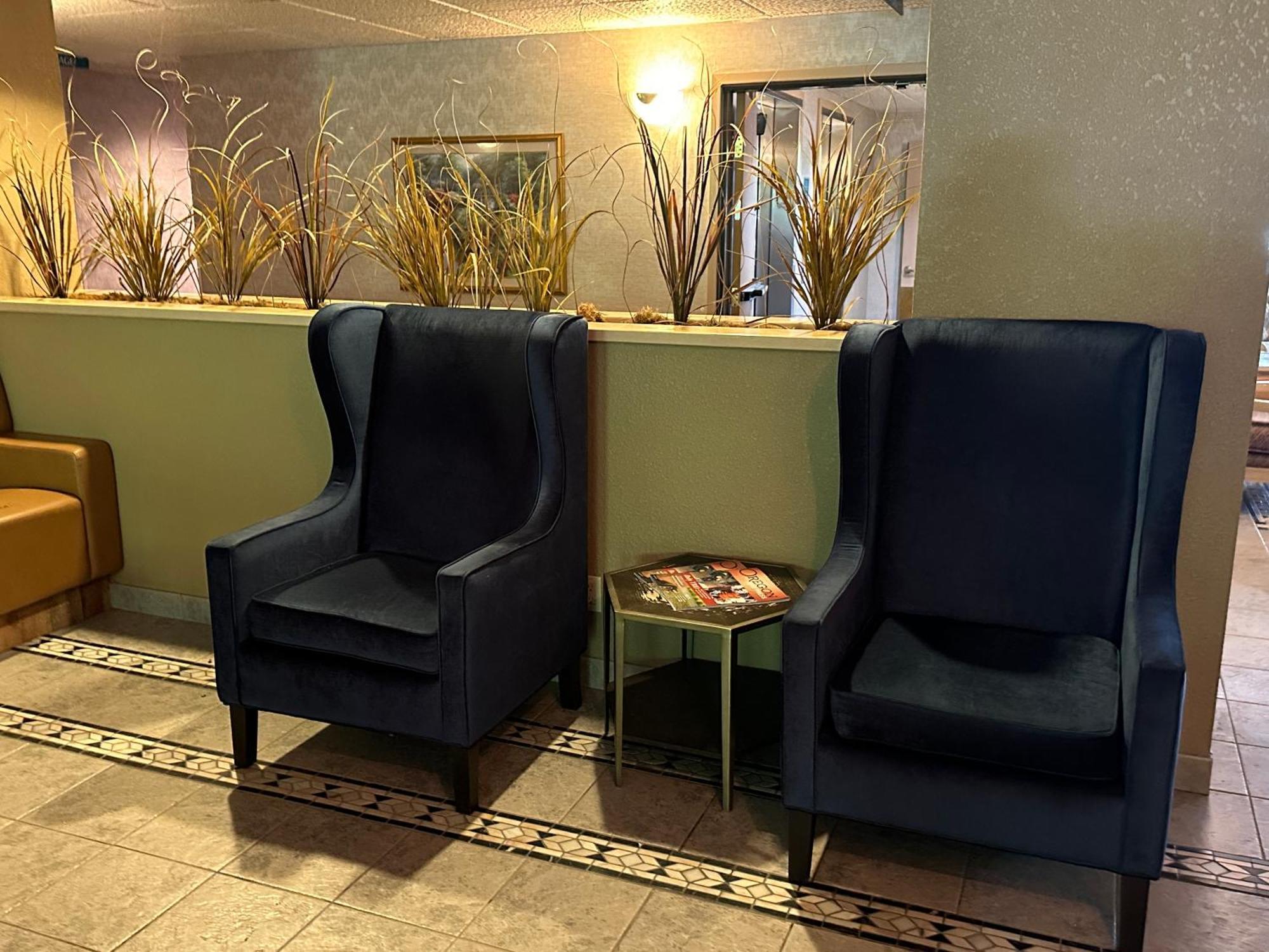 Sojourn Suites Portland Airport Bagian luar foto