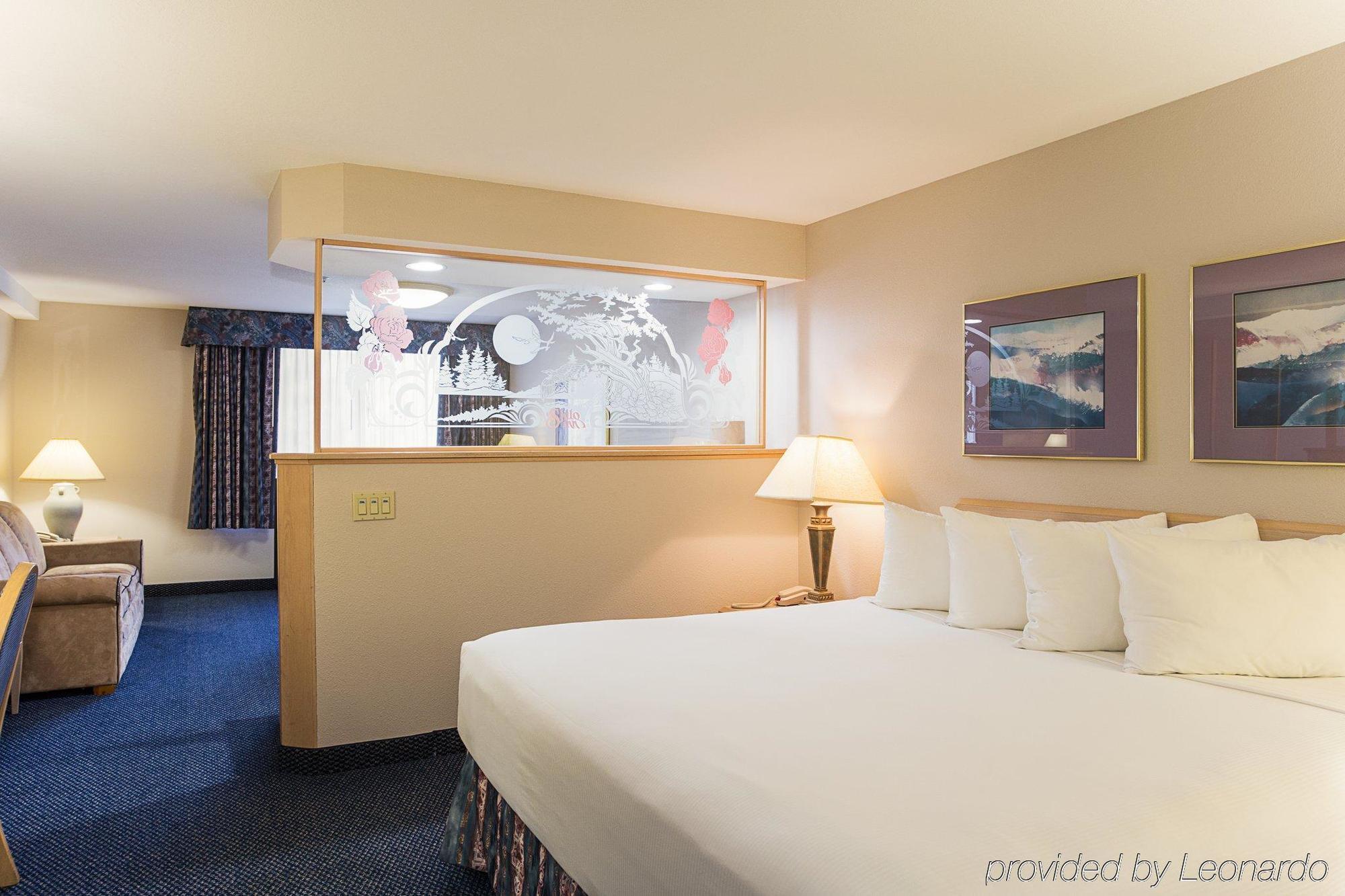 Sojourn Suites Portland Airport Bagian luar foto