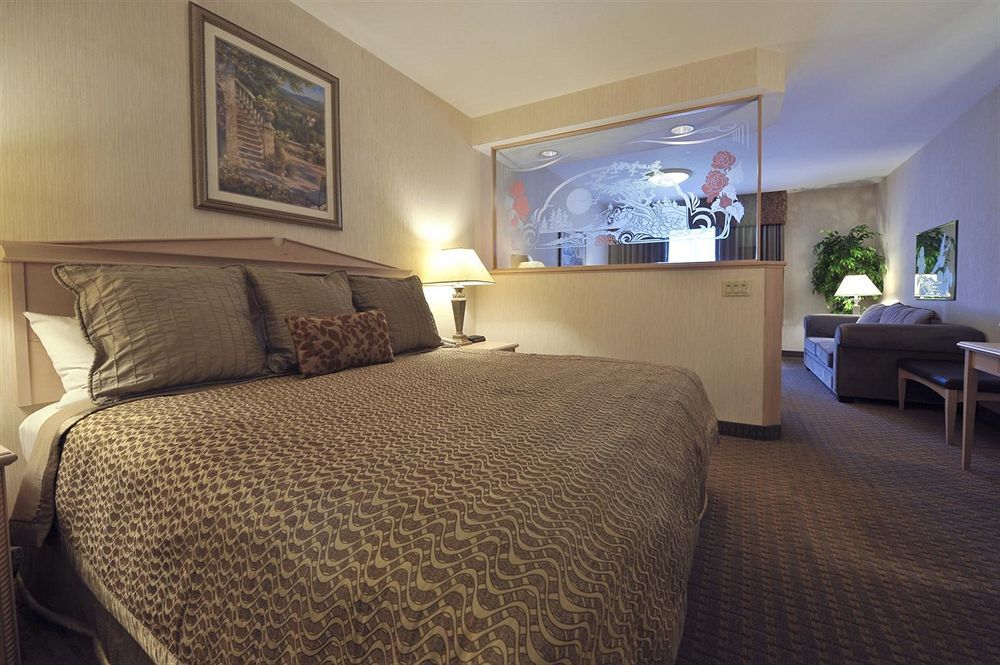 Sojourn Suites Portland Airport Bagian luar foto