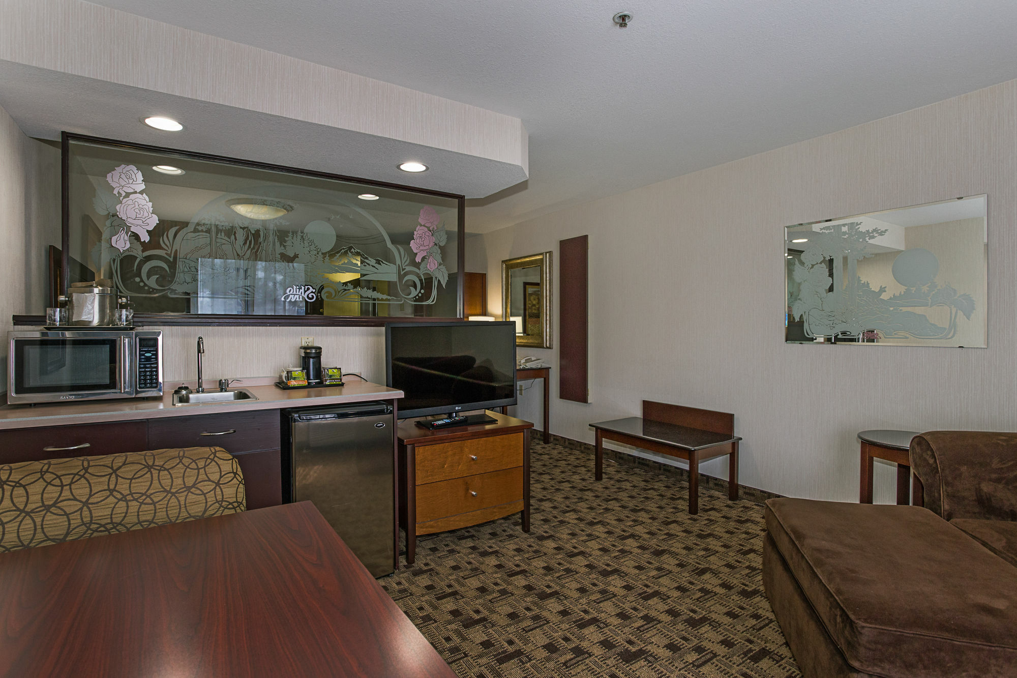 Sojourn Suites Portland Airport Bagian luar foto